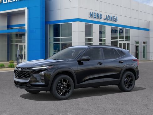 New 2026 Chevrolet Trax LT w/ Sunroof Package FWD image 2