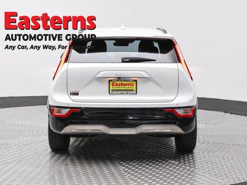 Used 2023 Kia Niro Wind w/ Wind Preserve Package FWD image 6