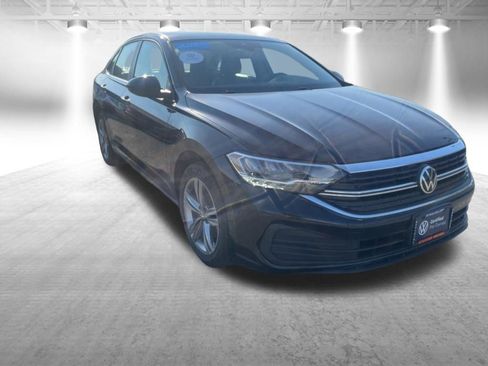 Used 2023 Volkswagen Jetta SE FWD image 8