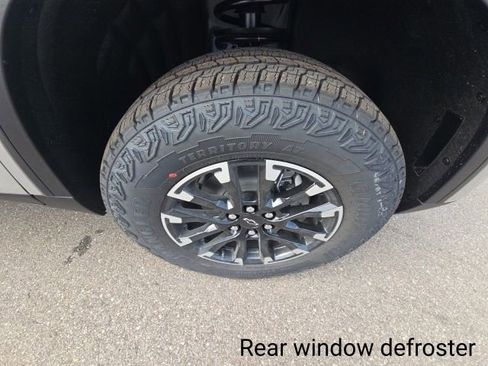 New 2026 Chevrolet Traverse Z71 w/ Driver Confidence Package image 26