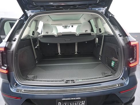 New 2025 Volvo EX90 Plus w/ Protection Package Premier image 16