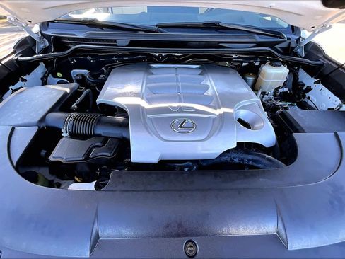 Used 2017 Lexus LX 570 4WD image 31