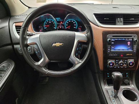 Used 2017 Chevrolet Traverse LT image 22