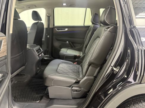 Used 2024 Volkswagen Atlas SEL Premium R-Line image 25