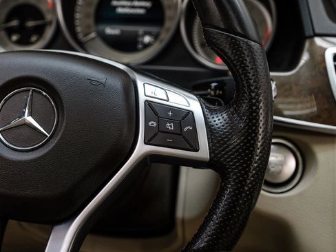 Used 2014 Mercedes-Benz E 350 4MATIC Sedan image 21