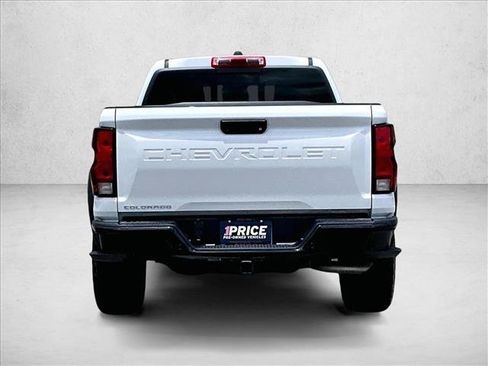 Used 2025 Chevrolet Colorado Trail Boss w/ Midnight Edition AWD/4WD image 4