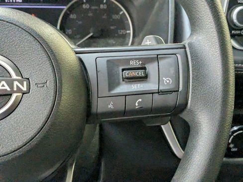 Used 2023 Nissan Rogue S image 17