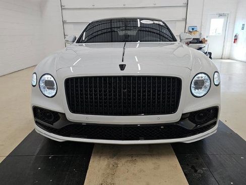 Used 2023 Bentley Flying Spur W12 image 4