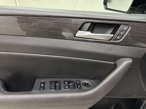 Used 2018 Hyundai Sonata Limited FWD image 14
