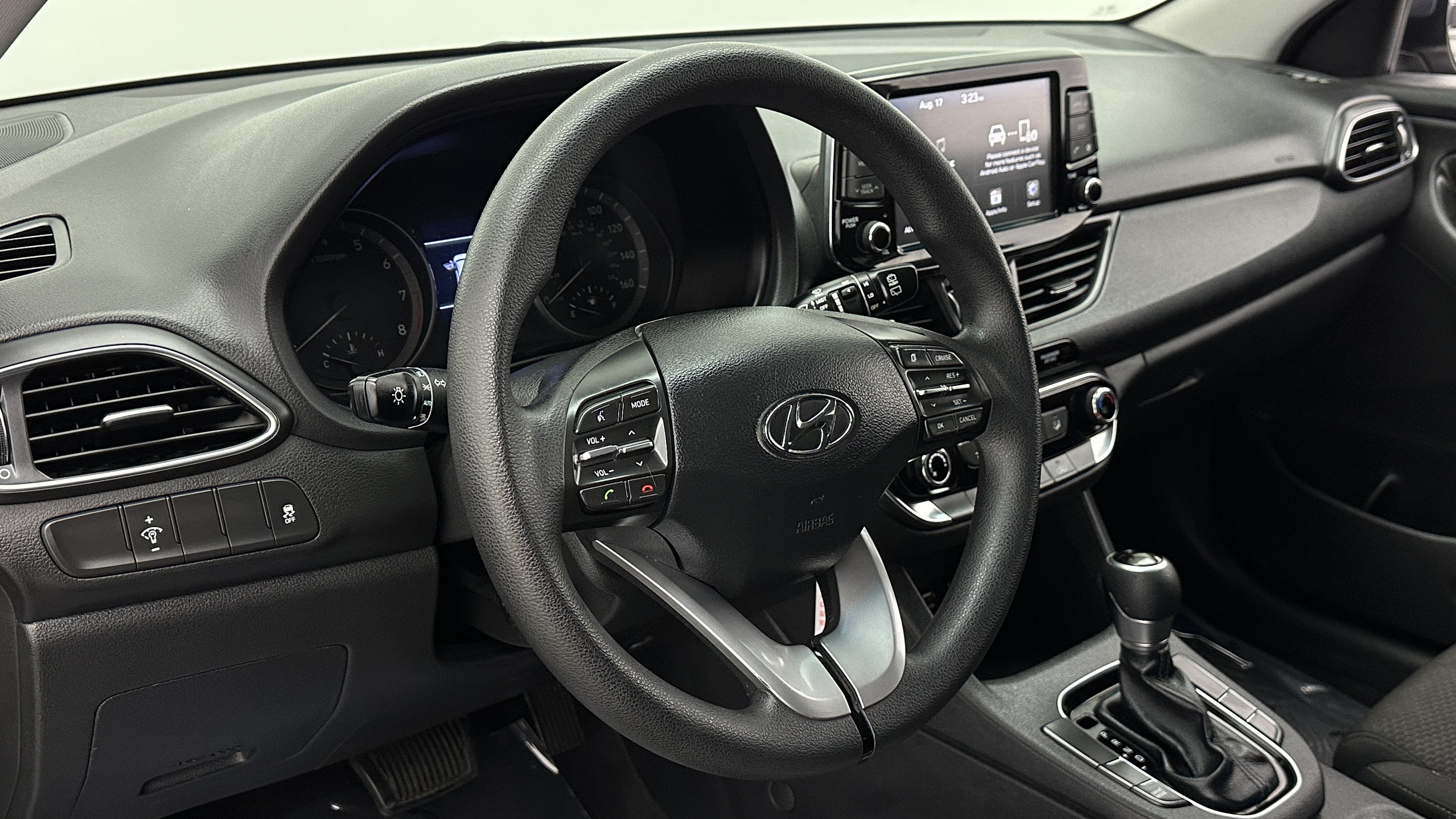 Used 2020 Hyundai Elantra GT FWD image 8