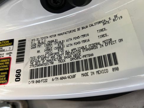 Used 2019 Toyota Tacoma SR5 image 39