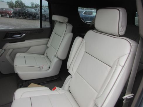 New 2026 GMC Yukon XL Denali w/ Denali Reserve Package AWD/4WD image 12