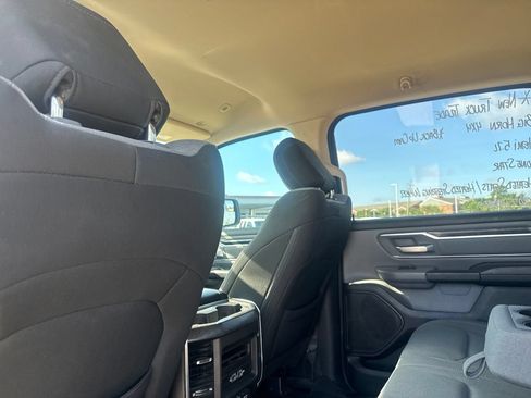 Used 2019 RAM 1500 Big Horn AWD/4WD image 32