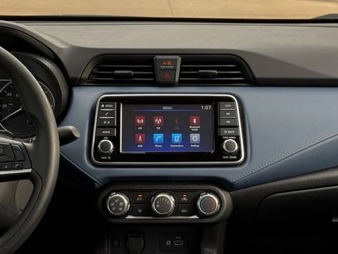 Used 2025 Nissan Versa SV FWD image 17