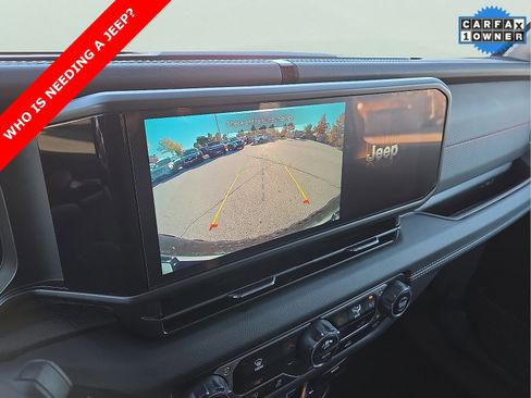 Used 2024 Jeep Wrangler Unlimited Rubicon image 17