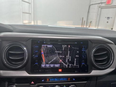 Used 2019 Toyota Tacoma Limited RWD image 21