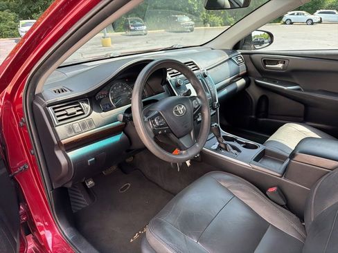 Used 2015 Toyota Camry LE FWD image 38