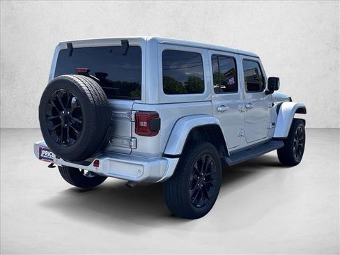 Used 2022 Jeep Wrangler Unlimited Sahara AWD/4WD image 5