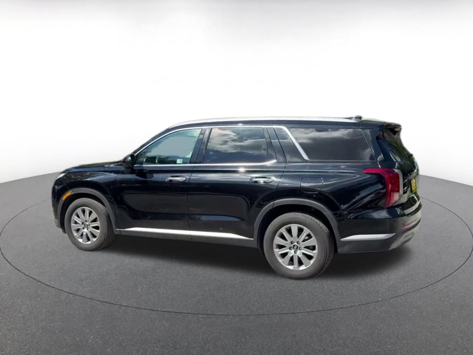 Used 2025 Hyundai Palisade SEL FWD image 9
