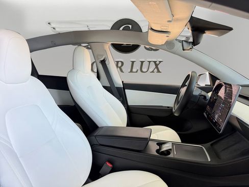 Used 2021 Tesla Model Y Long Range AWD/4WD image 15