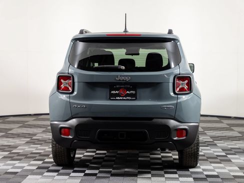 Used 2017 Jeep Renegade Latitude w/ Trailer Tow Group AWD/4WD image 6