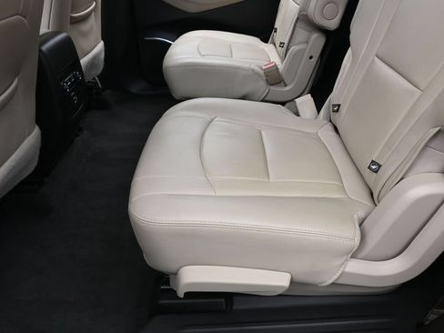 Used 2020 Buick Enclave Essence FWD image 30