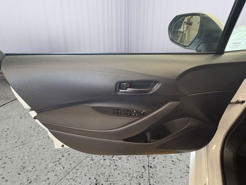 Used 2025 Toyota Corolla LE FWD image 21
