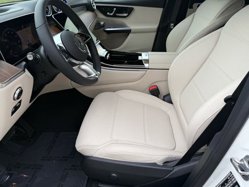 Used 2026 Mercedes-Benz GLC 350e 4MATIC image 10
