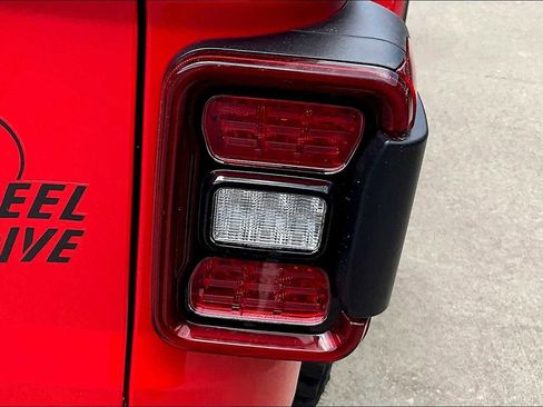 New 2025 Jeep Gladiator Willys image 14