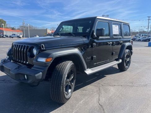 Used 2021 Jeep Wrangler Unlimited Sport AWD/4WD image 3