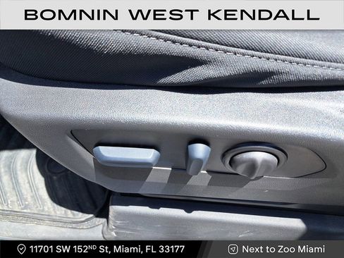 Used 2022 Chevrolet Silverado 1500 RST image 18