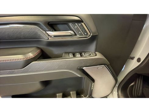 Used 2024 GMC Sierra 2500 AT4X AWD/4WD image 10