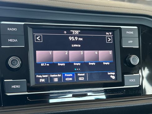 Certified 2024 Volkswagen Jetta SE FWD image 17