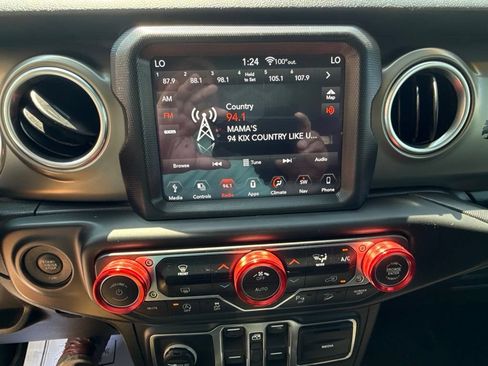 Used 2018 Jeep Wrangler Unlimited Rubicon AWD/4WD image 20