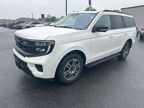 Used 2025 Ford Expedition Active AWD/4WD image 1