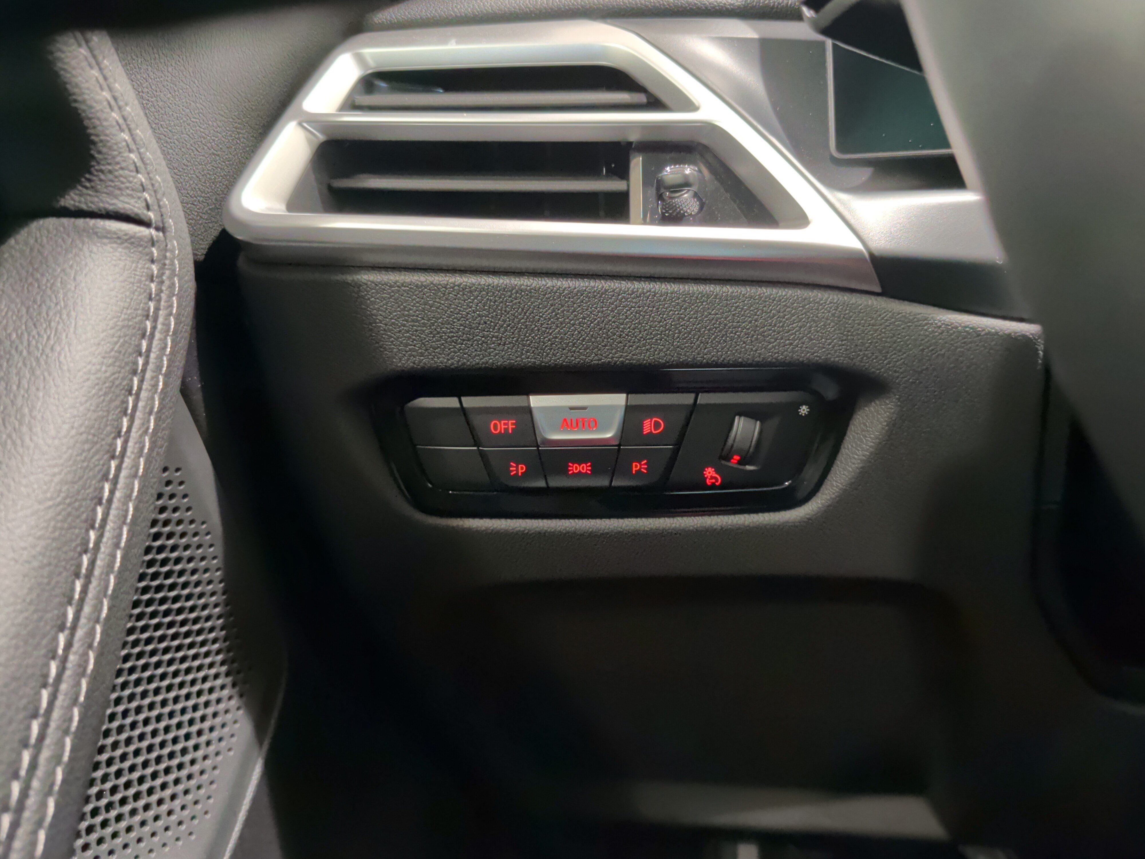 Certified 2025 BMW 230i Coupe RWD image 23