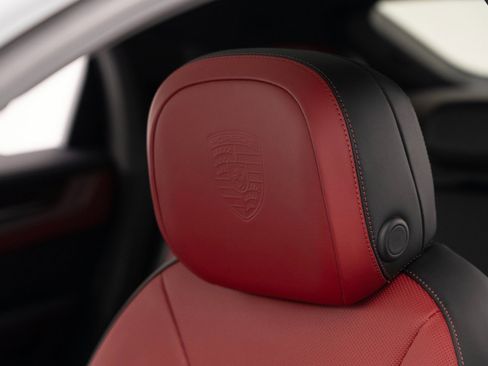 New 2026 Porsche Cayenne Coupe image 19