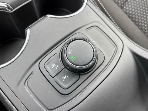 Used 2024 GMC Terrain SLE FWD image 26