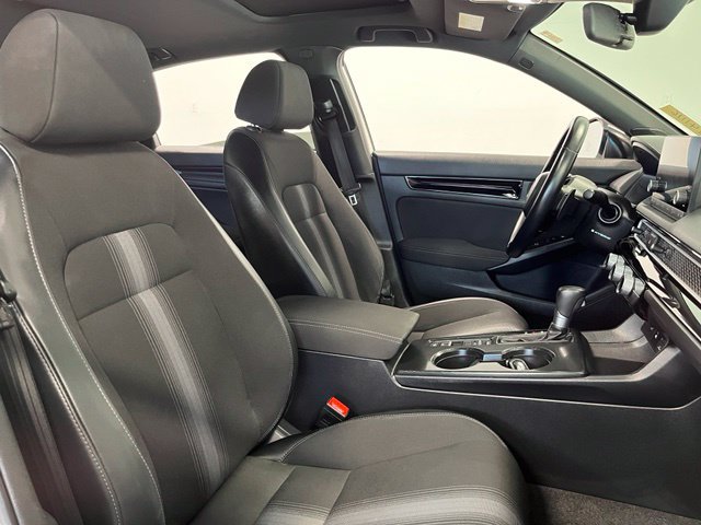 Used 2025 Honda Civic Sport image 9