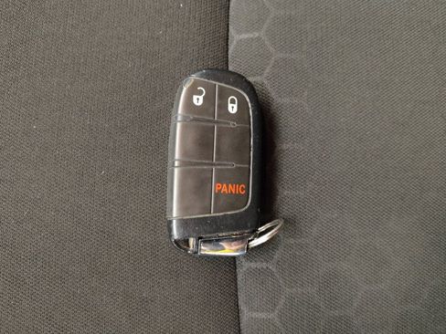 Used 2021 Jeep Compass Sport image 32