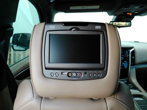 Used 2019 Cadillac Escalade Platinum image 33