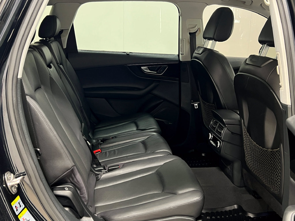 Used 2017 Audi Q7 3.0T Prestige AWD/4WD image 38
