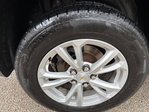 Used 2017 Chevrolet Equinox LT w/ Convenience Package image 22