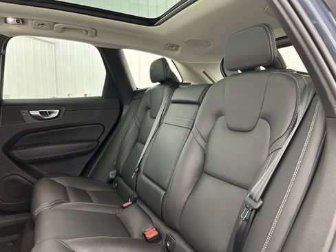 Used 2021 Volvo XC60 T5 Inscription w/ Advanced Package AWD/4WD image 28