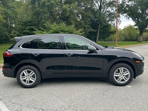 Used 2016 Porsche Cayenne AWD/4WD image 4