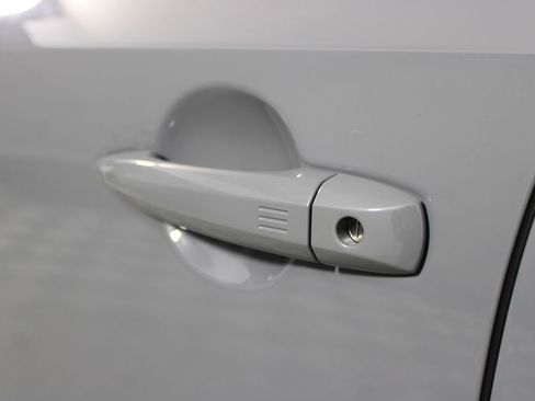 Used 2024 Nissan Ariya FWD image 21