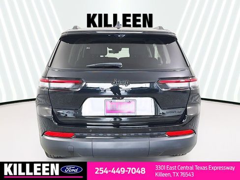 Used 2023 Jeep Grand Cherokee L Limited w/ Luxury Tech Group II image 7