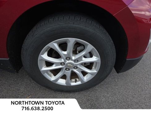 Used 2019 Chevrolet Equinox LT image 2