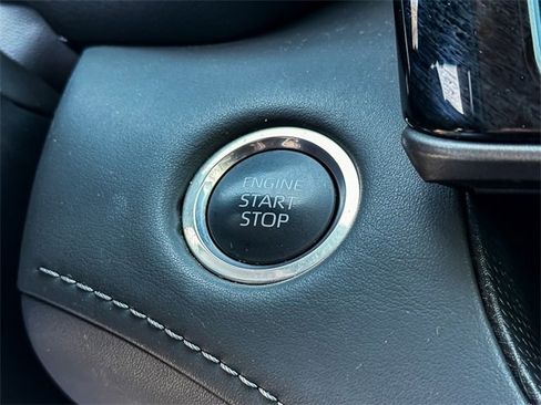 Used 2024 Toyota Highlander XLE image 21