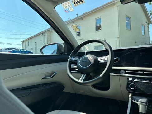 Used 2025 Hyundai Tucson SEL FWD image 19